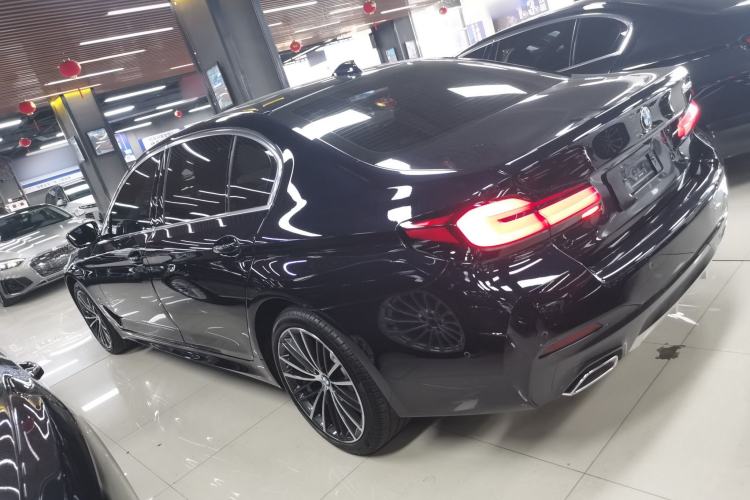 Used BMW 5 Series 2023 Restyled 530Li Leading Edition M Sport Package Exterior 3