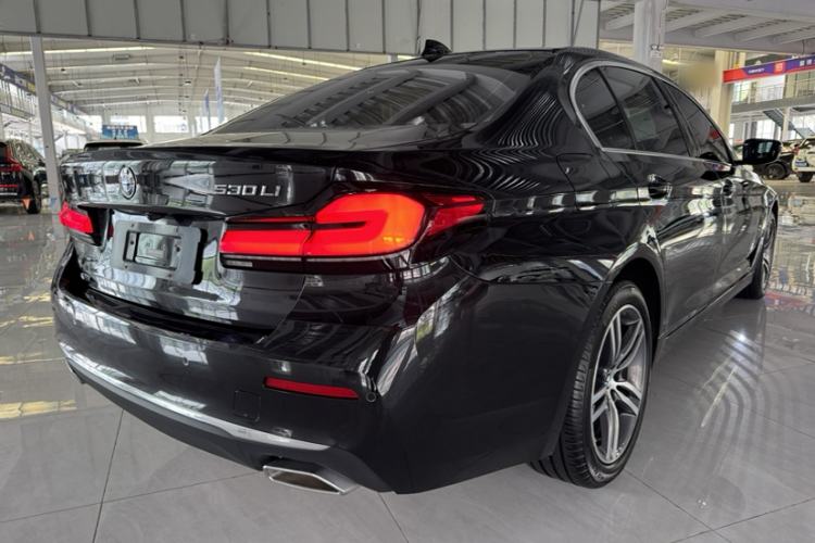 Used BMW 5 Series 2023 530Li xDrive Luxury Package Exterior 4