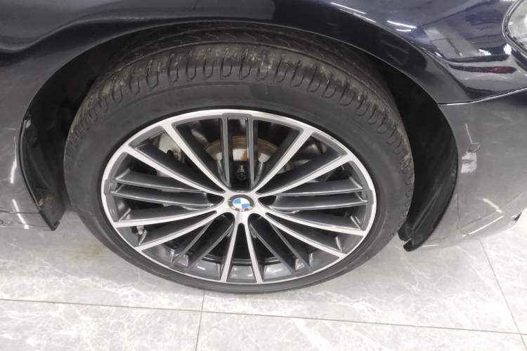 Used BMW 5 Series 2023 530Li xDrive M Sport Package Exterior 4