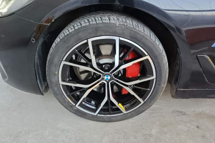 Used BMW 5 Series 2023 530Li Luxury Edition M Sport Package Exterior 4