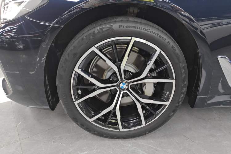 Used BMW 5 Series 2023 530Li Luxury Edition M Sport Package Exterior 4