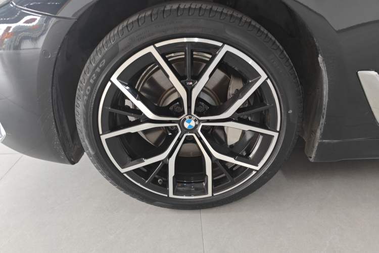 Used BMW 5 Series 2023 530Li Luxury Edition M Sport Package Exterior 4