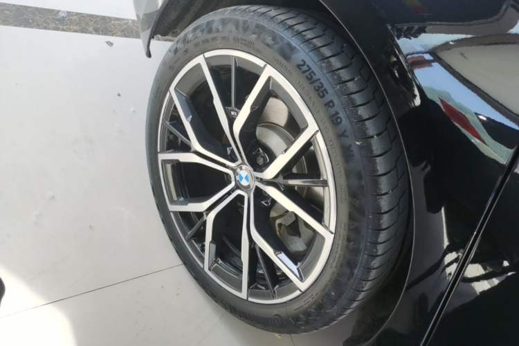 Used BMW 5 Series 2023 530Li Luxury Edition M Sport Package Exterior 5