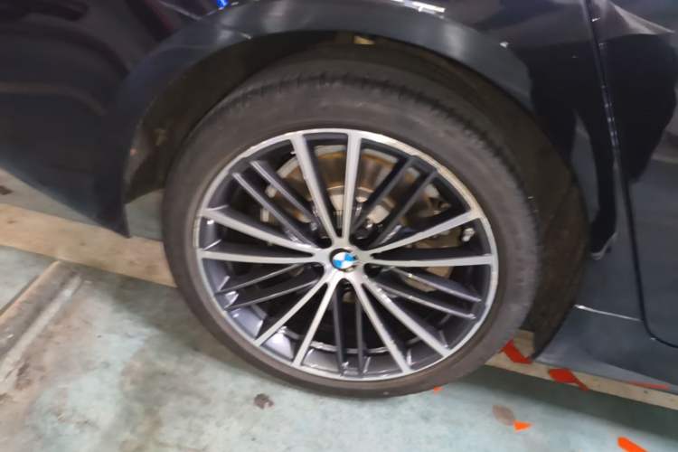 Used BMW 5 Series 2023 530Li Leading Model M Sport Package Exterior 5