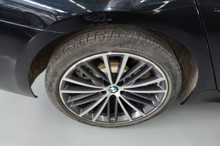 Used BMW 5 Series 2023 530Li Leading Model M Sport Package Exterior 5