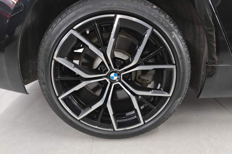 Used BMW 5 Series 2023 530Li Luxury Edition M Sport Package Exterior 5