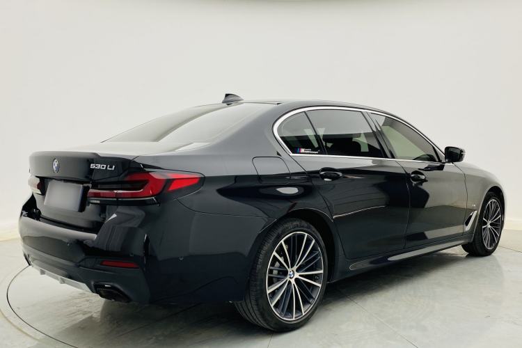 Used BMW 5 Series 2023 Restyled 530Li Leading Edition M Sport Package Exterior 6