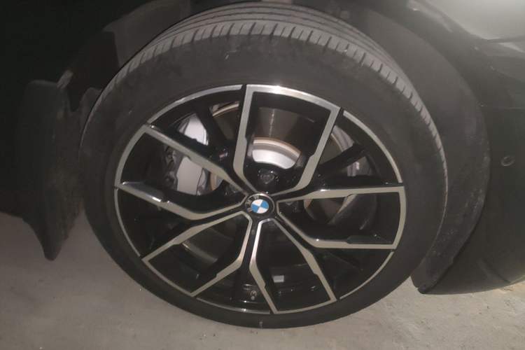 Used BMW 5 Series 2023 530Li Luxury Edition M Sport Package Exterior 7