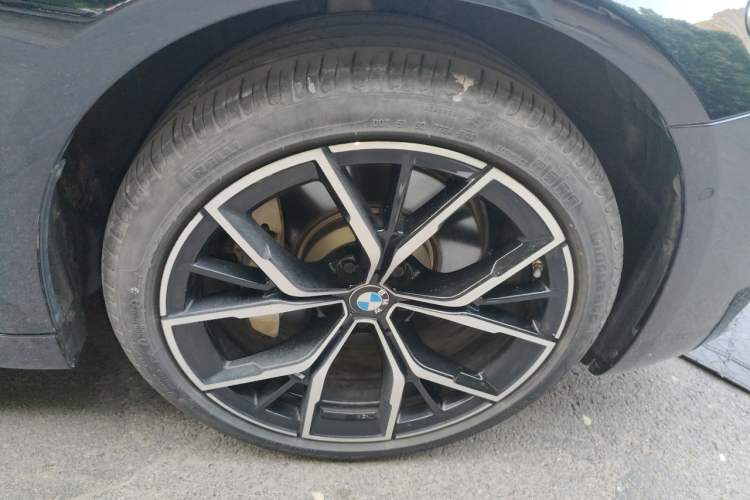 Used BMW 5 Series 2023 530Li Luxury Edition M Sport Package Exterior 7
