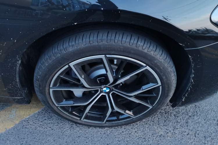 Used BMW 5 Series 2023 530Li Luxury Edition M Sport Package Exterior 7