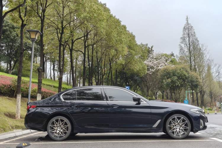 Used BMW 5 Series 2023 530Li Leading Edition Luxury Package Exterior 8