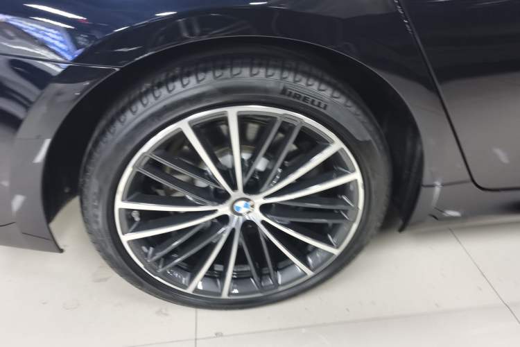 Used BMW 5 Series 2023 Restyled 530Li Leading Edition M Sport Package Exterior 8