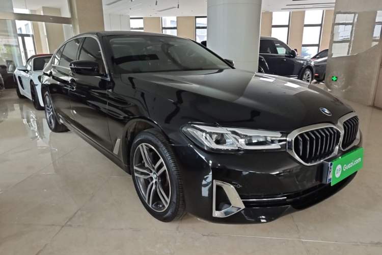 Used BMW 5 Series 2023 530Li Leading Edition Luxury Package Front Right 45 Deg