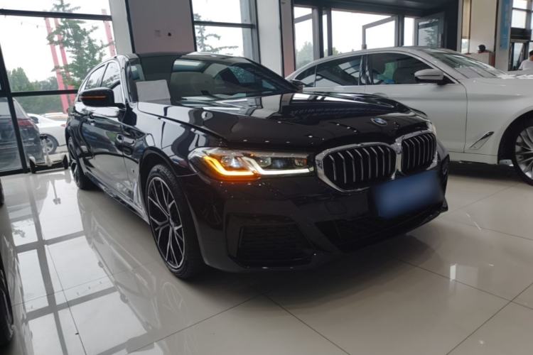 Used BMW 5 Series 2023 530Li Leading Model M Sport Package Front Right 45 Deg