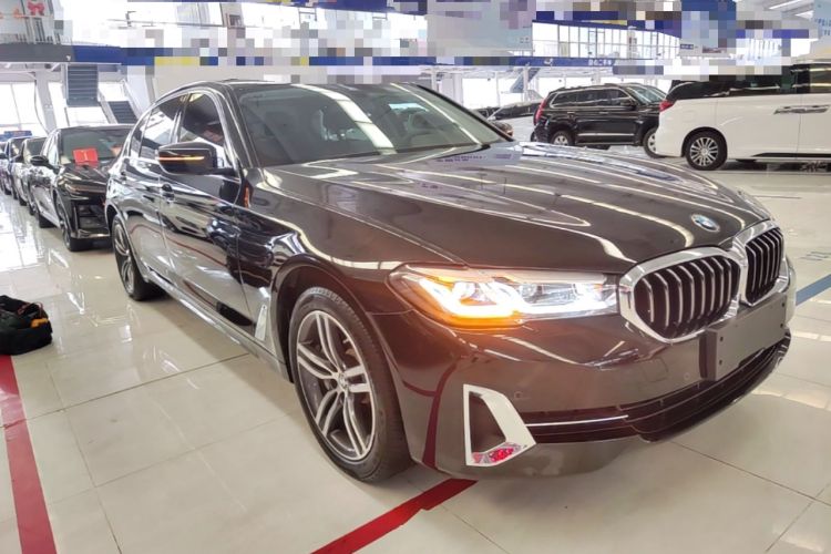 Used BMW 5 Series 2023 530Li xDrive Luxury Package Front Right 45 Deg