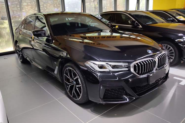 Used BMW 5 Series 2023 Restyled 530Li Luxury Edition M Sport Package Front Right 45 Deg