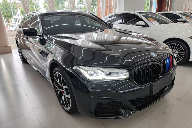 Used BMW 5 Series 2023 530Li Luxury Edition M Sport Package Front Right 45 Deg
