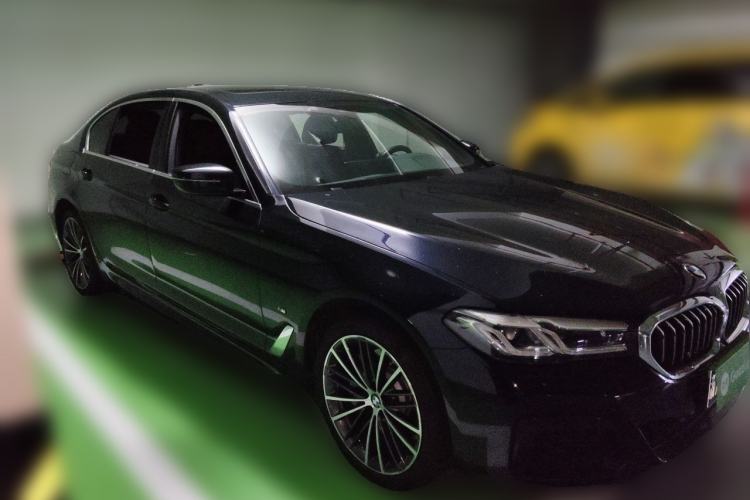 Used BMW 5 Series 2023 530Li Leading Model M Sport Package Front Right 45 Deg