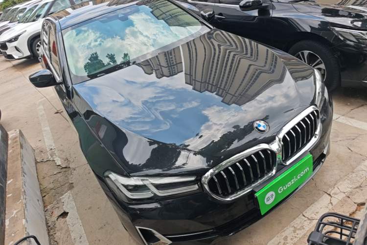 Used BMW 5 Series 2023 530Li Leading Edition Luxury Package Front Right 45 Deg