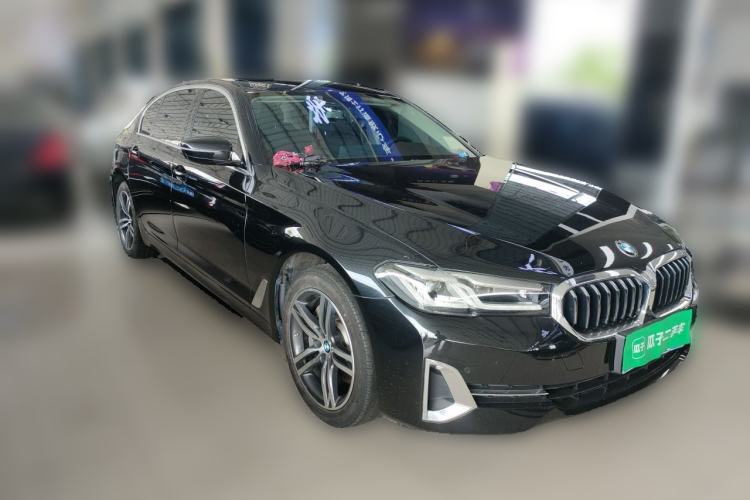 Used BMW 5 Series 2023 530Li Leading Edition Luxury Package Front Right 45 Deg