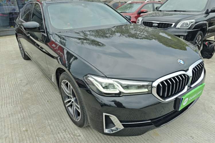 Used BMW 5 Series 2023 530Li Leading Edition Luxury Package Front Right 45 Deg
