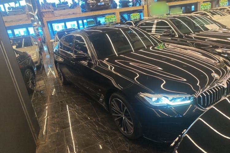 Used BMW 5 Series 2023 530Li Leading Model M Sport Package Front Right 45 Deg