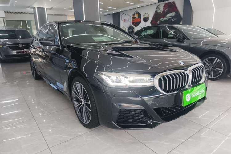 Used BMW 5 Series 2023 530Li Leading Model M Sport Package Front Right 45 Deg