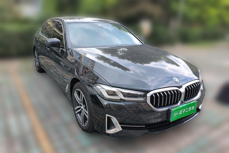 Used BMW 5 Series 2023 530Li Leading Edition Luxury Package Front Right 45 Deg