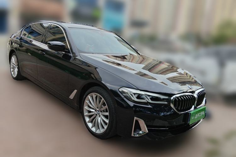 Used BMW 5 Series 2023 530Li Luxury Edition Premium Package Front Right 45 Deg