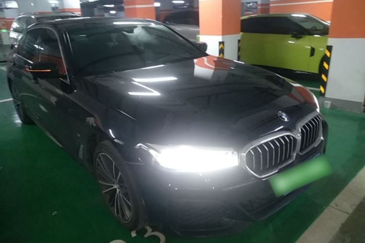 Used BMW 5 Series 2023 530Li Leading Model M Sport Package Front Right 45 Deg
