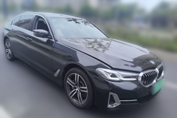 Used BMW 5 Series 2023 Facelifted 530Li Leading Luxury Package Front Right 45 Deg