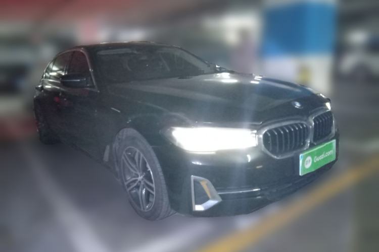 Used BMW 5 Series 2023 530Li Leading Edition Luxury Package Front Right 45 Deg