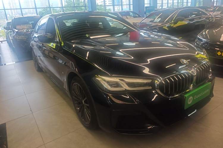 Used BMW 5 Series 2023 530Li Leading Model M Sport Package Front Right 45 Deg