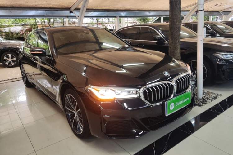 Used BMW 5 Series 2023 530Li Leading Model M Sport Package Front Right 45 Deg