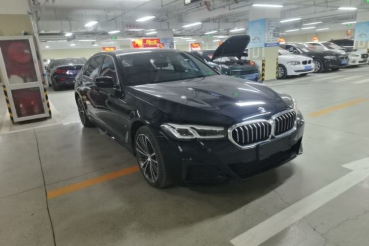 Used BMW 5 Series 2023 530Li Leading Model M Sport Package Front Right 45 Deg