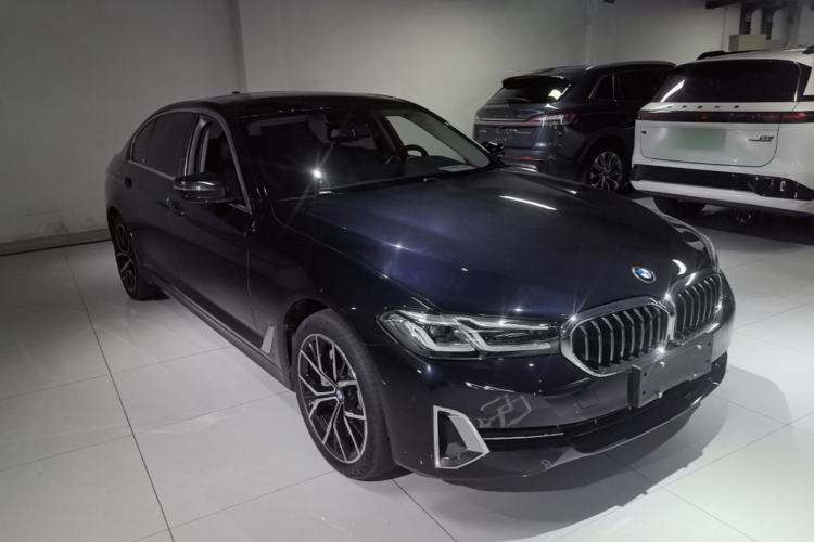 Used BMW 5 Series 2023 530Li Leading Edition Luxury Package Front Right 45 Deg