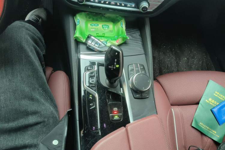 Used BMW 5 Series 2023 530Li Luxury Edition M Sport Package Gear Lever