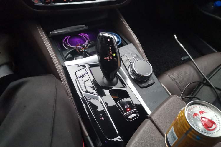 Used BMW 5 Series 2023 530Li Leading Model M Sport Package Gear Lever