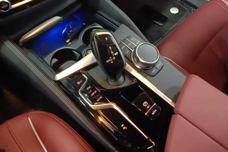 Used BMW 5 Series 2023 530Li Leading Model M Sport Package Gear Lever