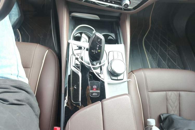 Used BMW 5 Series 2023 530Li Leading Model M Sport Package Gear Lever
