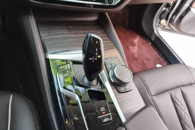 Used BMW 5 Series 2023 530Li Leading Edition Luxury Package Gear Lever