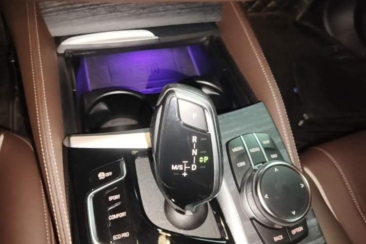 Used BMW 5 Series 2023 530Li Leading Model M Sport Package Gear Lever