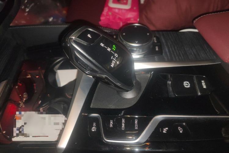 Used BMW 5 Series 2023 530Li Luxury Edition M Sport Package Gear Lever