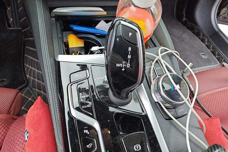 Used BMW 5 Series 2023 530Li Luxury Edition M Sport Package Gear Lever