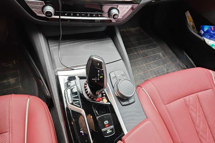 Used BMW 5 Series 2023 530Li Leading Model M Sport Package Gear Lever