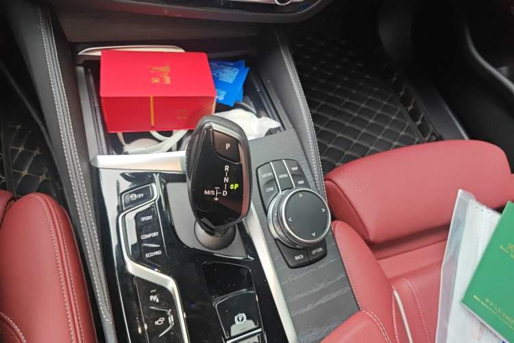 Used BMW 5 Series 2023 530Li Luxury Edition M Sport Package Gear Lever