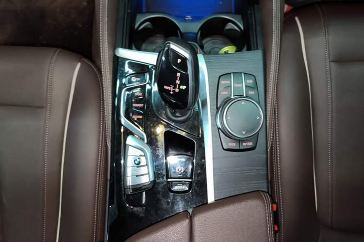 Used BMW 5 Series 2023 530Li Leading Model M Sport Package Gear Lever