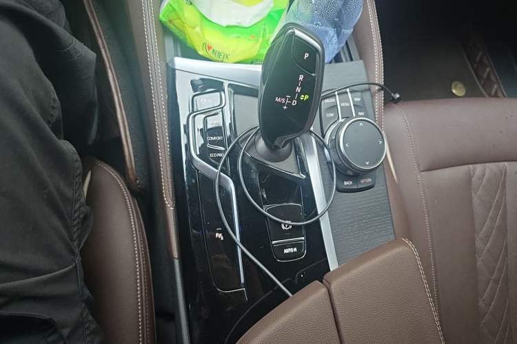 Used BMW 5 Series 2023 530Li Leading Model M Sport Package Gear Lever