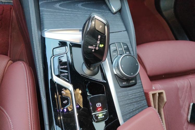Used BMW 5 Series 2023 530Li Luxury Edition M Sport Package Gear Lever