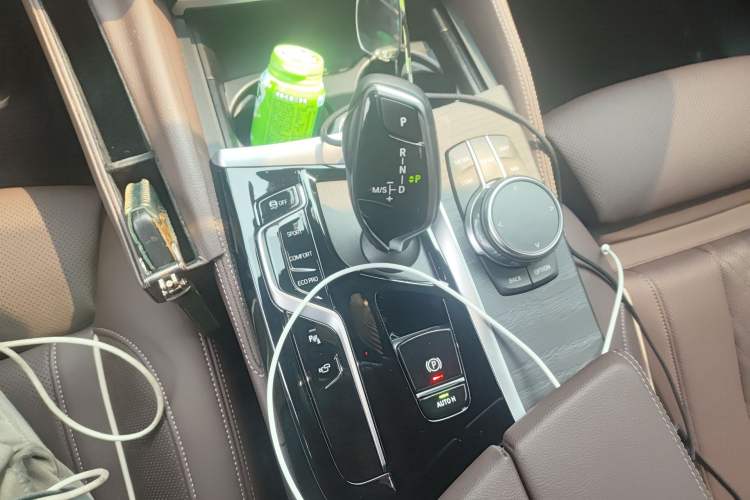 Used BMW 5 Series 2023 530Li Luxury Edition M Sport Package Gear Lever